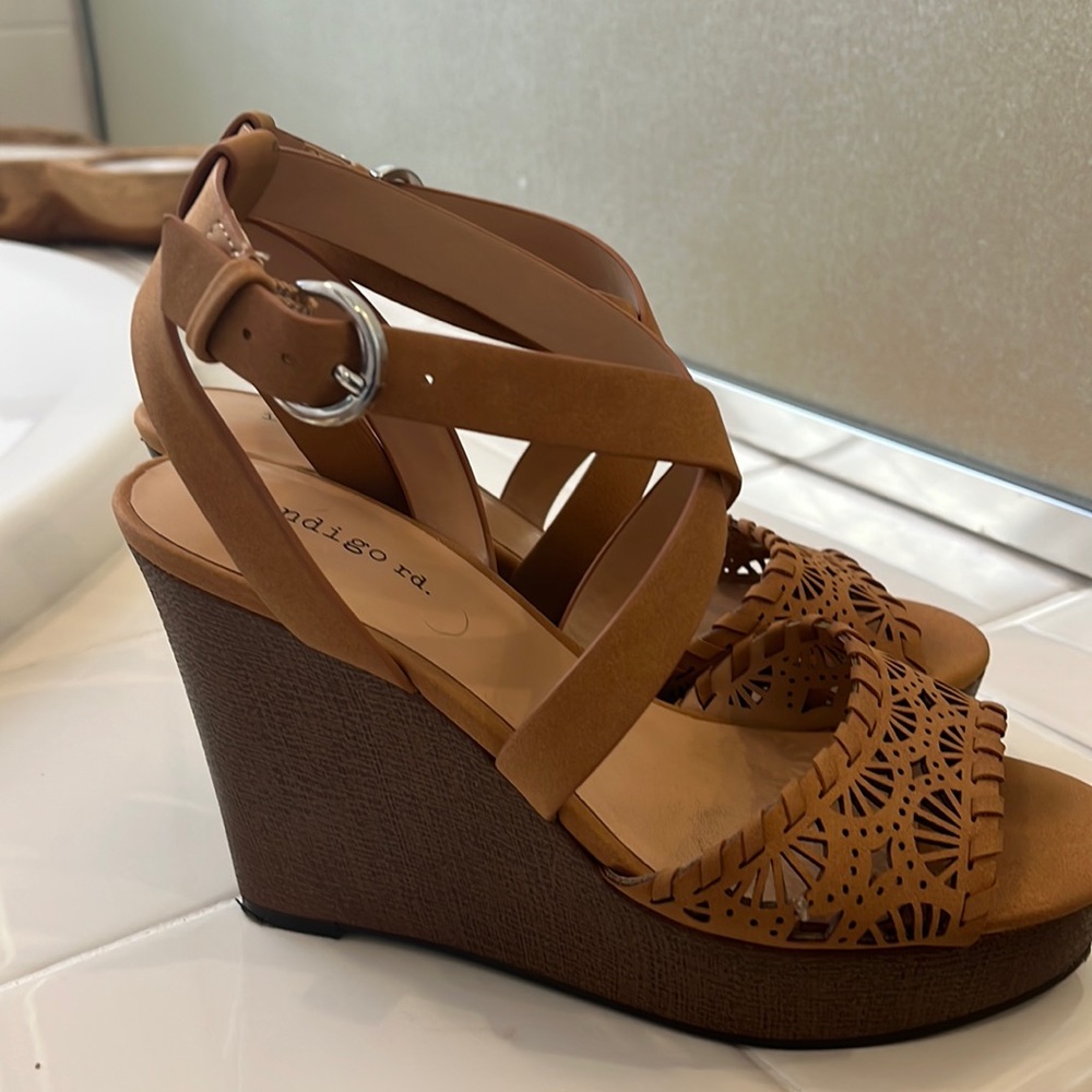 Wedge heels
